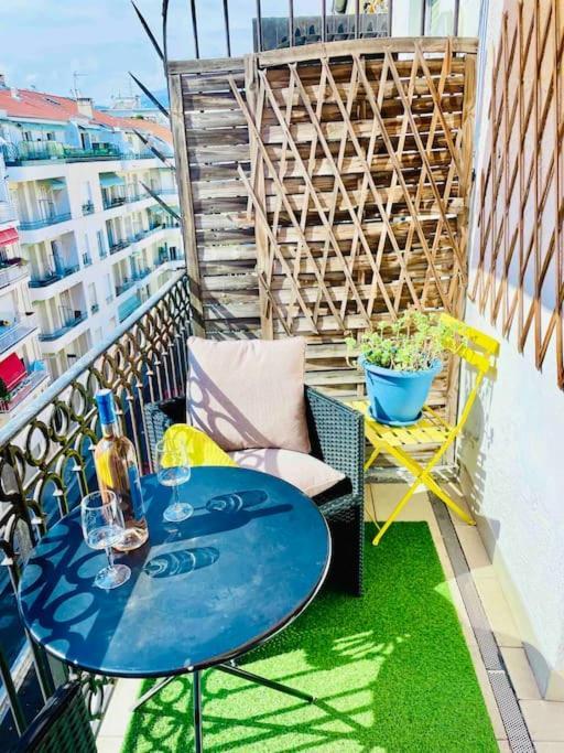 Apartment Ac & Balcony